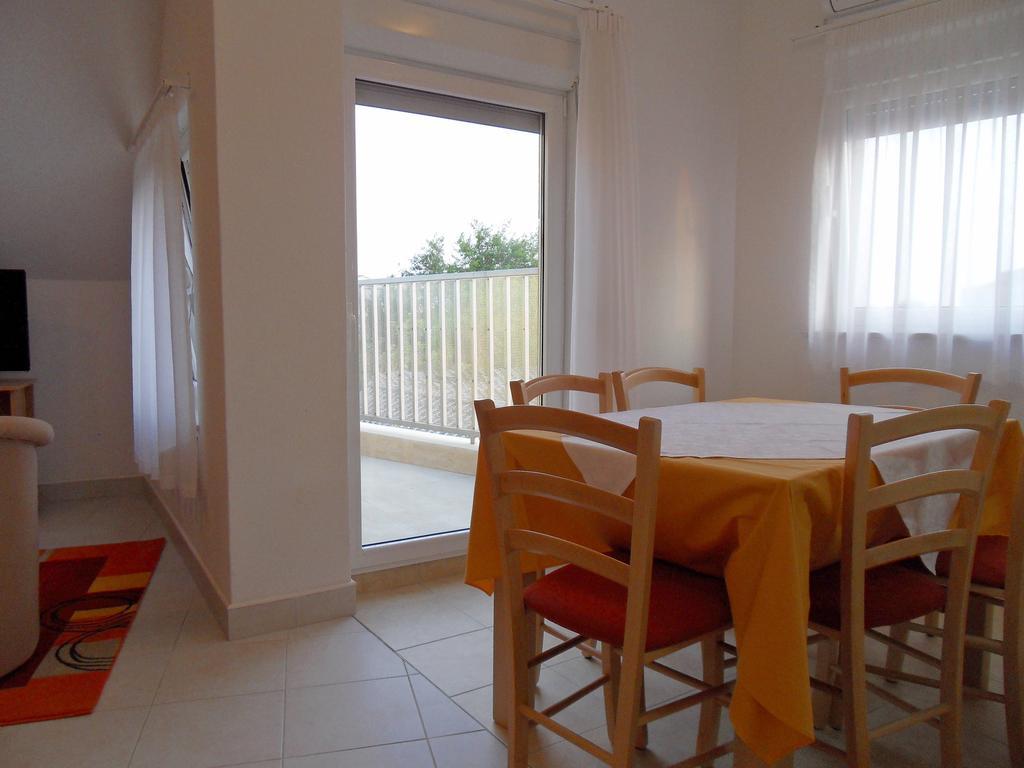 Apartments Petricevic 2 Selce Exterior photo